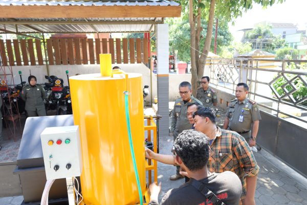 Komitmen Satpol PP Dan Damkar Kota Madiun Memberantas Rokok Ilegal dengan Persiapan Alat Incenering